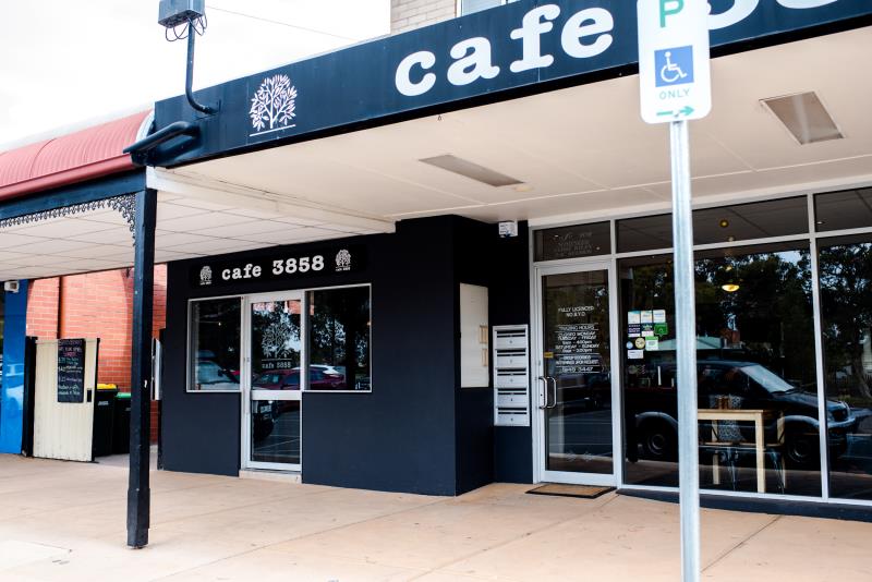 COMMERCIAL FREEHOLD PROPERTY WITH SUCCESSFUL CAFE & ADDITIONAL 3 TENANCIES