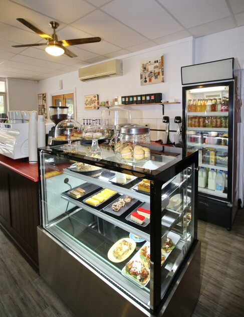 COMMERCIAL FREEHOLD PROPERTY WITH SUCCESSFUL CAFE & ADDITIONAL 3 TENANCIES