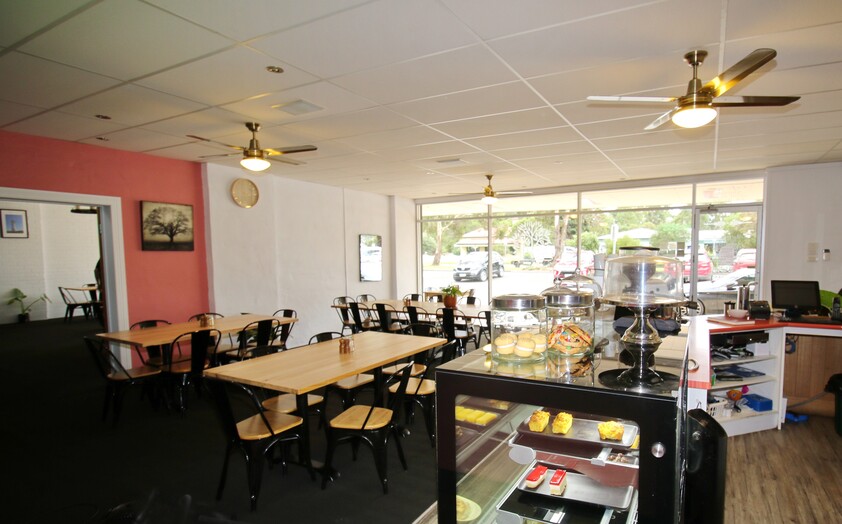 COMMERCIAL FREEHOLD PROPERTY WITH SUCCESSFUL CAFE & ADDITIONAL 3 TENANCIES