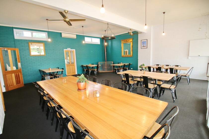 COMMERCIAL FREEHOLD PROPERTY WITH SUCCESSFUL CAFE & ADDITIONAL 3 TENANCIES