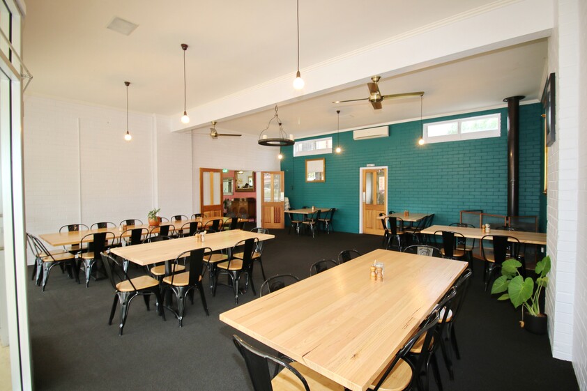 COMMERCIAL FREEHOLD PROPERTY WITH SUCCESSFUL CAFE & ADDITIONAL 3 TENANCIES