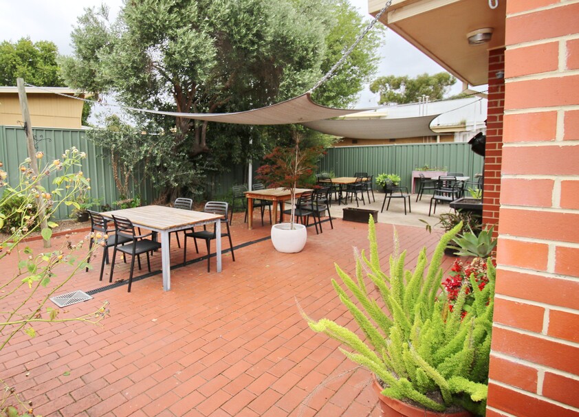 COMMERCIAL FREEHOLD PROPERTY WITH SUCCESSFUL CAFE & ADDITIONAL 3 TENANCIES