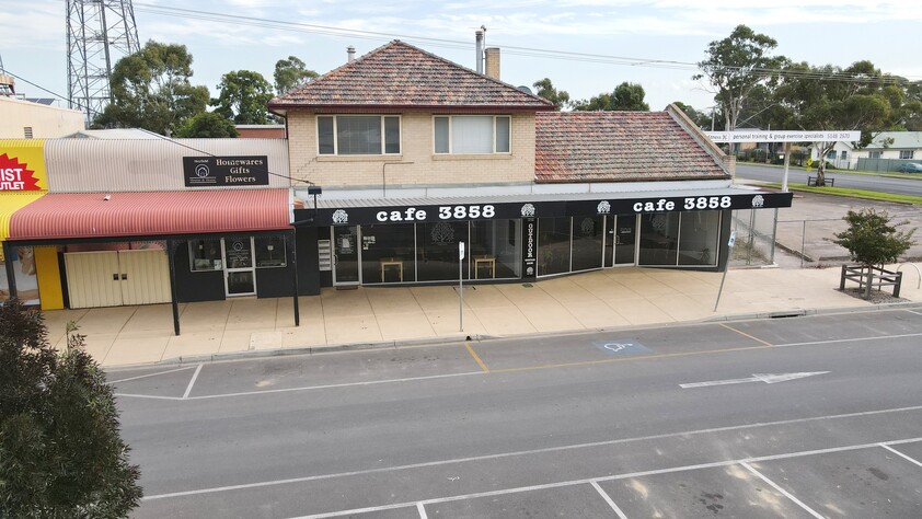COMMERCIAL FREEHOLD PROPERTY WITH SUCCESSFUL CAFE & ADDITIONAL 3 TENANCIES