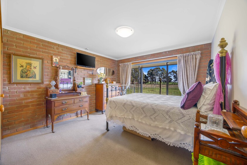 "Escape to Glenlyon Hard-to-Find Acreage with Space to Grow"