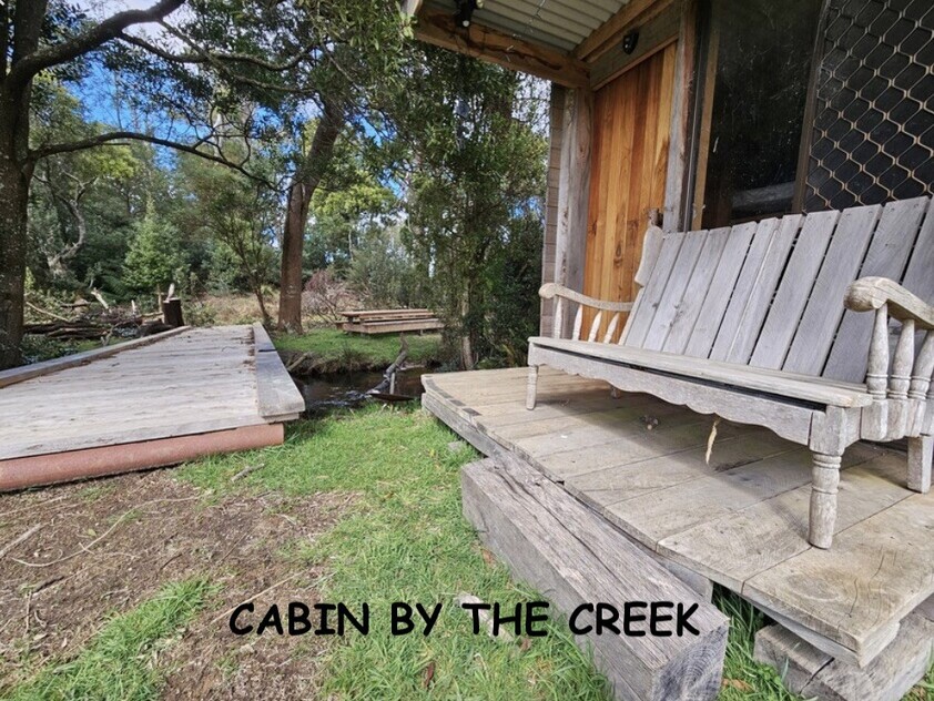 CONTACT FALLEN THROUGH... ON THE MARKET AGAIN: 32 Acres with near new 5brm house and business opportunity... PRICE REDUCED!