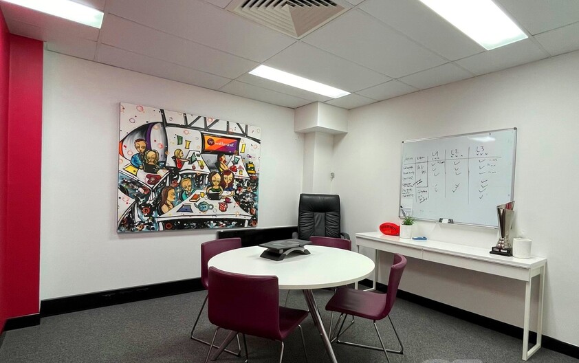 COMMERCIAL OFFICE FOR LEASE MODERN 1ST FLOOR PREMISES CLOSE TO TRAIN STATION