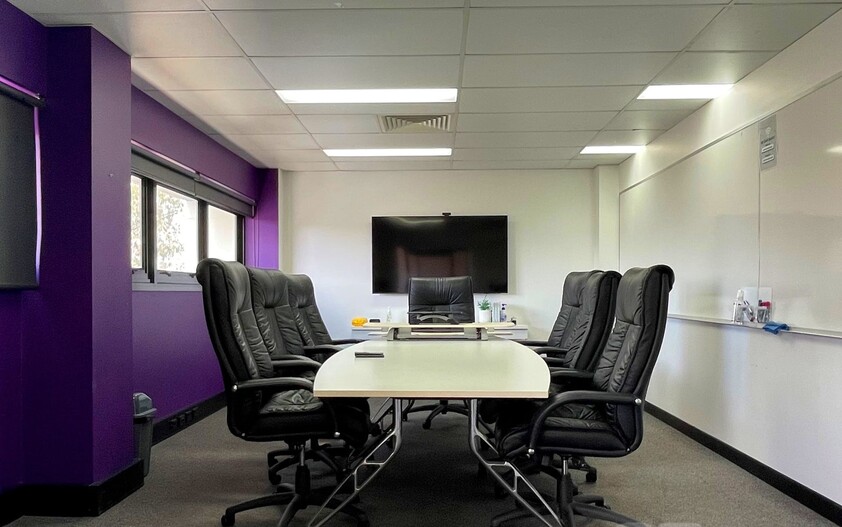 COMMERCIAL OFFICE FOR LEASE MODERN 1ST FLOOR PREMISES CLOSE TO TRAIN STATION