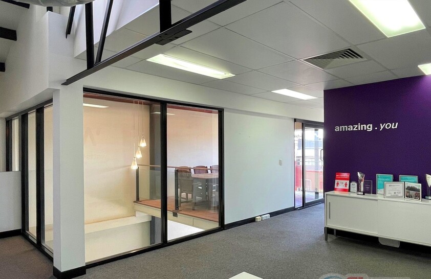 COMMERCIAL OFFICE FOR LEASE MODERN 1ST FLOOR PREMISES CLOSE TO TRAIN STATION