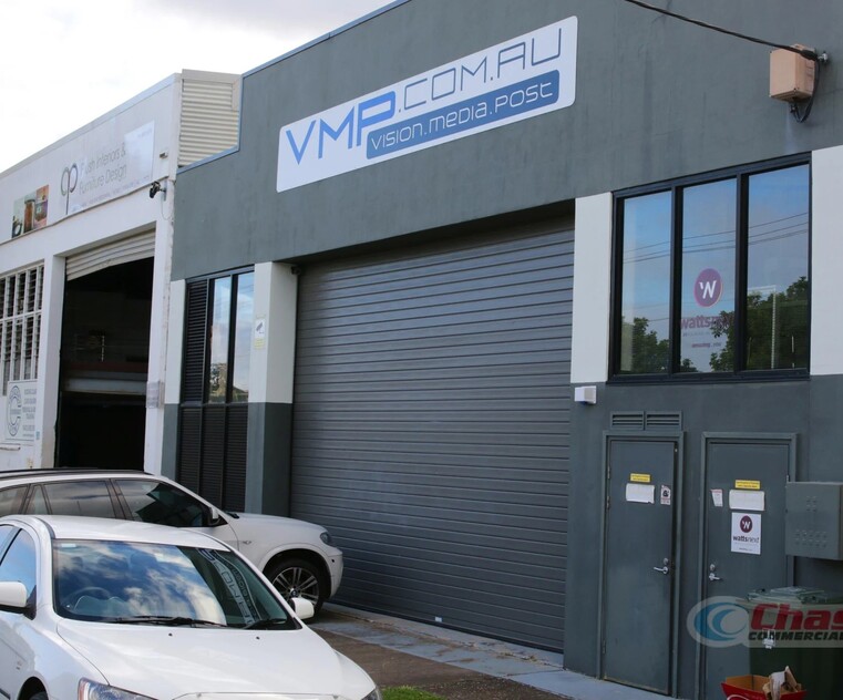 COMMERCIAL OFFICE FOR LEASE MODERN 1ST FLOOR PREMISES CLOSE TO TRAIN STATION