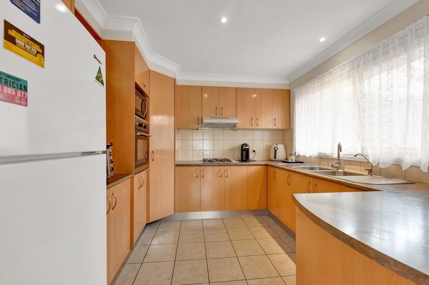 14 Oakes Court Altona Meadows VIC 3028 House for Sale