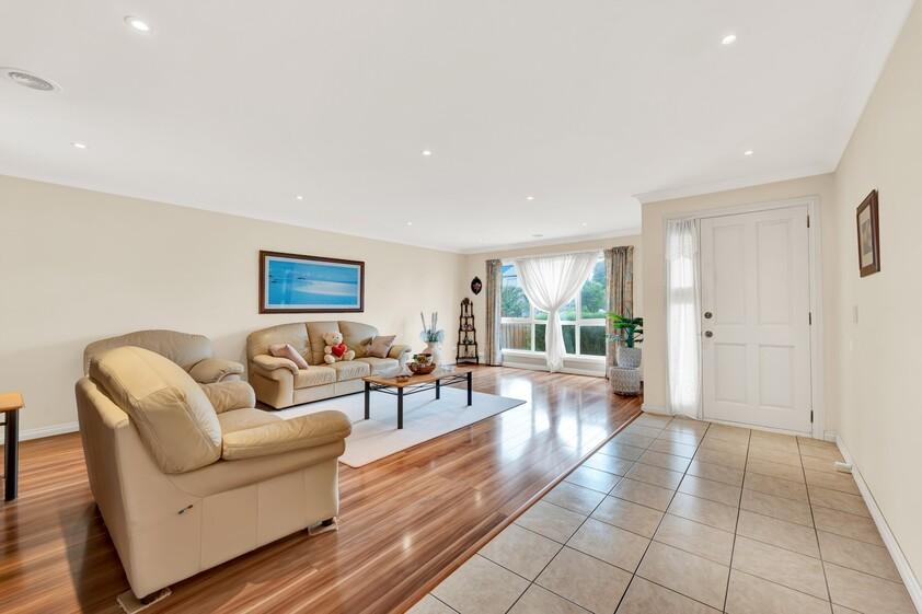 14 Oakes Court Altona Meadows VIC 3028 House for Sale