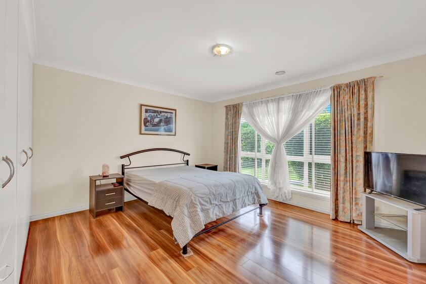 14 Oakes Court Altona Meadows VIC 3028 House for Sale