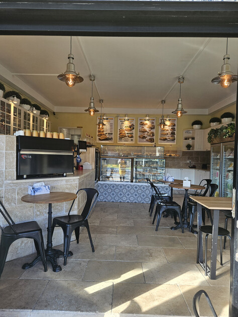 Shop & Residence - Owner Occupiers / Investors / Developers Take Note.