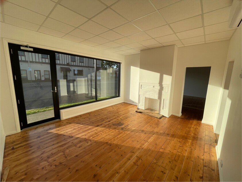 High-Visibility and Modern Space in Central Bacchus Marsh!