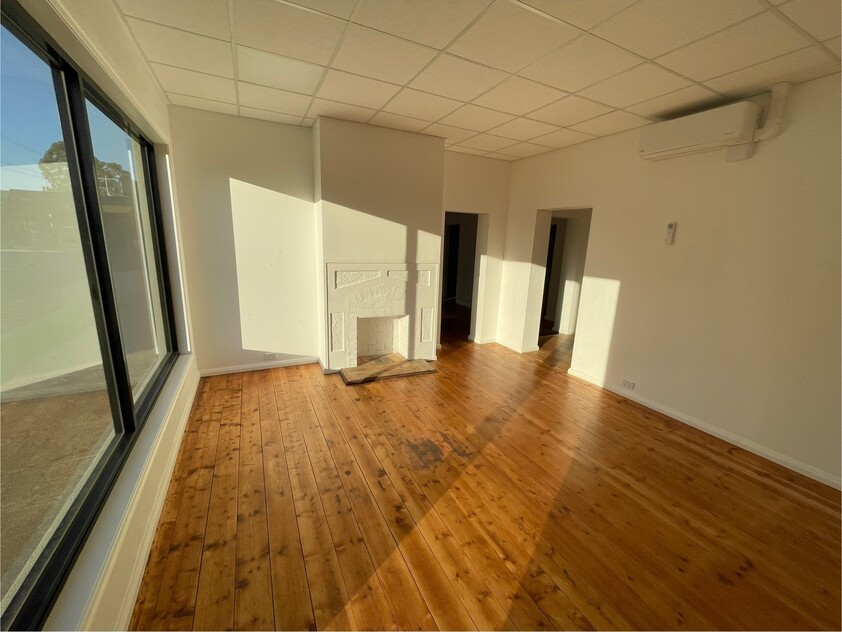 High-Visibility and Modern Space in Central Bacchus Marsh!