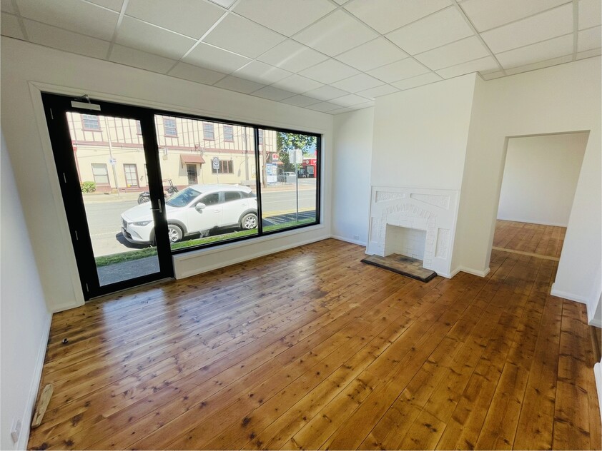 High-Visibility and Modern Space in Central Bacchus Marsh!