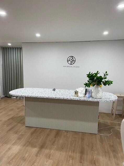 Beautiful Showroom with Street Frontage and Parking