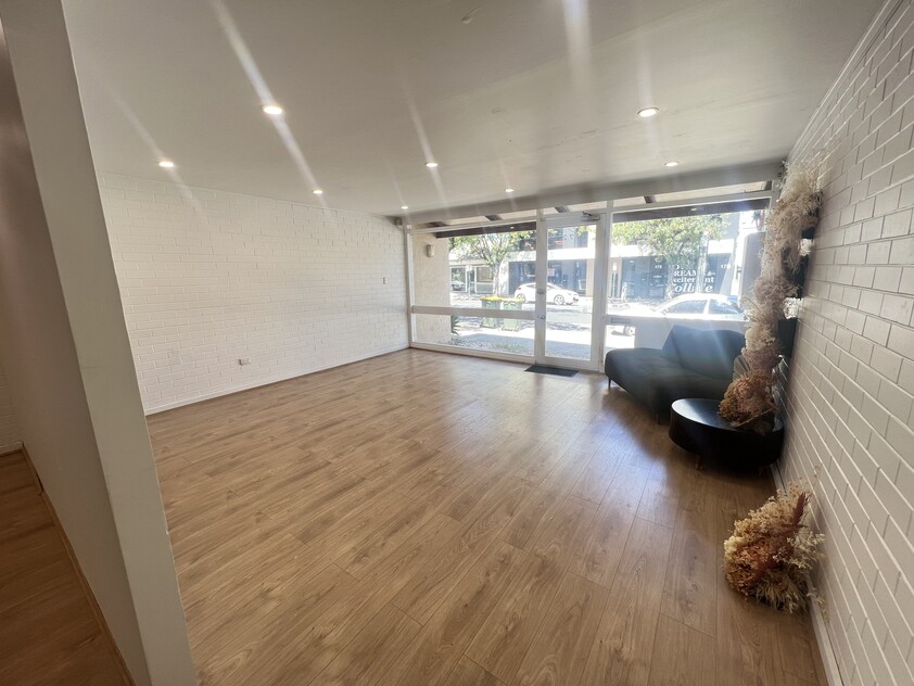 Beautiful Showroom with Street Frontage and Parking