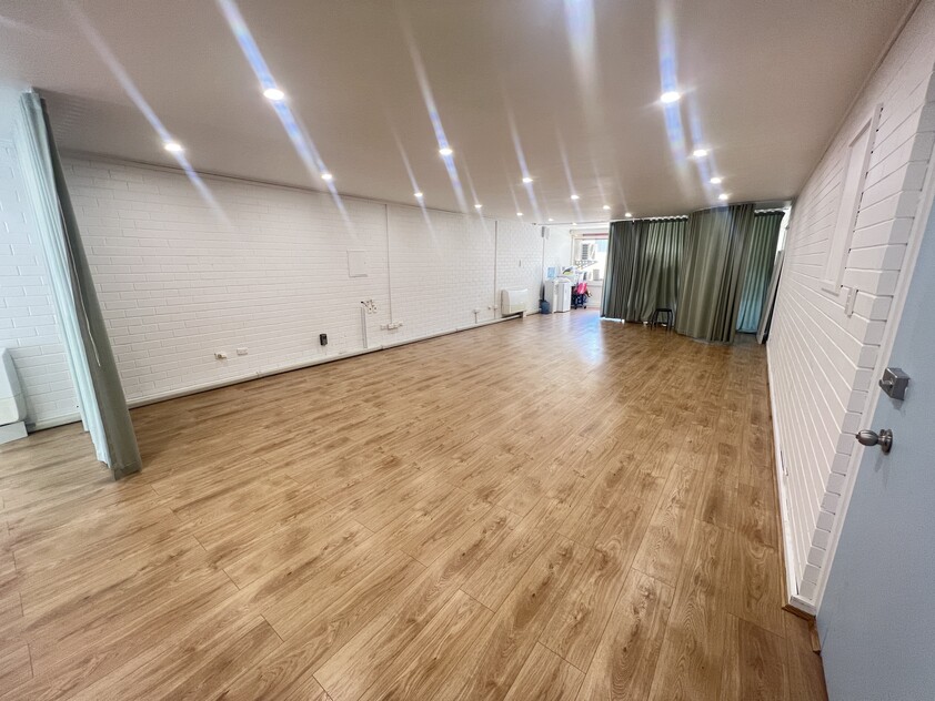 Beautiful Showroom with Street Frontage and Parking