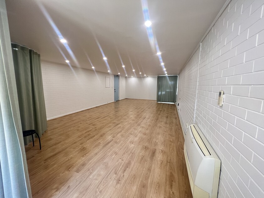 Beautiful Showroom with Street Frontage and Parking