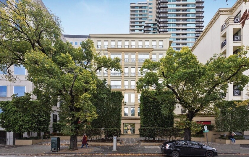 FOR LEASE: 3rd floor LEVEL OFFICE SUITE IN PRIME LOCATION