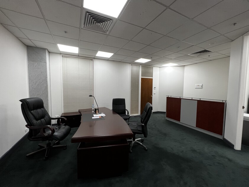FOR LEASE: 3rd floor LEVEL OFFICE SUITE IN PRIME LOCATION floor plan