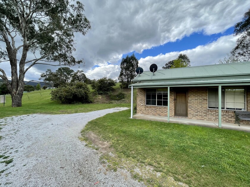 2/5620B BuchanOrbost Road Buchan VIC 3885 Townhouse for Rent