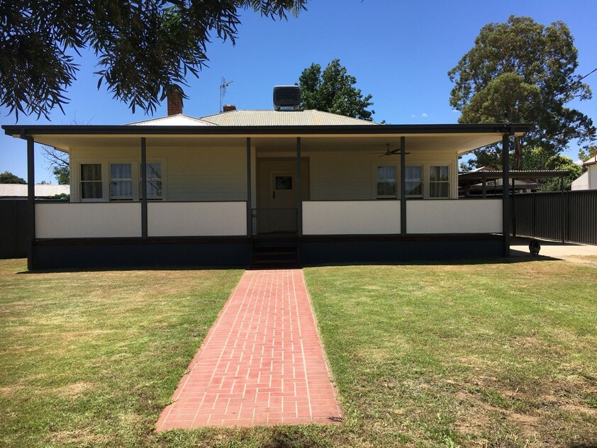 33 Cowper Street Coonabarabran NSW 2357 House for Sale