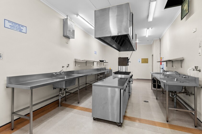 UNDER Offer! Bright Loft Apartment - Tenanted