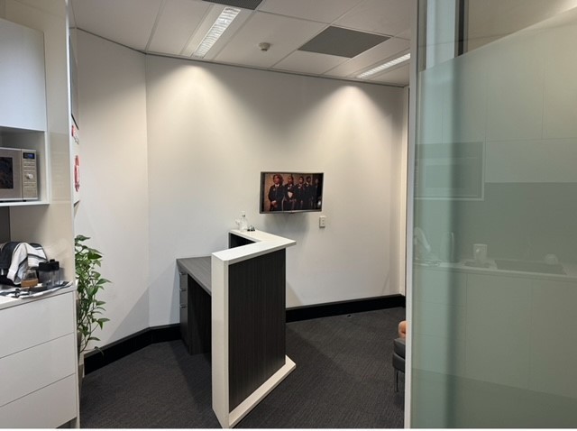 Westgate - 56sqm / Grade A Fully Lockable Sublet with shared Boardroom, Reception & Kitchen Please use code 100162# (when calling in).