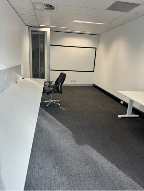 Westgate - 56sqm / Grade A Fully Lockable Sublet with shared Boardroom, Reception & Kitchen Please use code 100162# (when calling in).