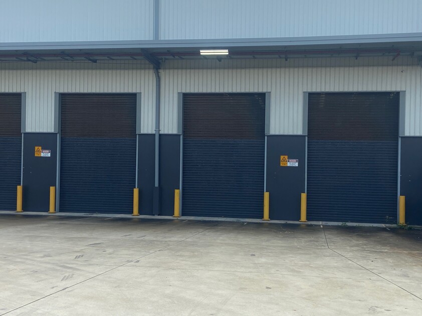 QUALITY WAREHOUSE FACILITY WITH EXISTING RACKING