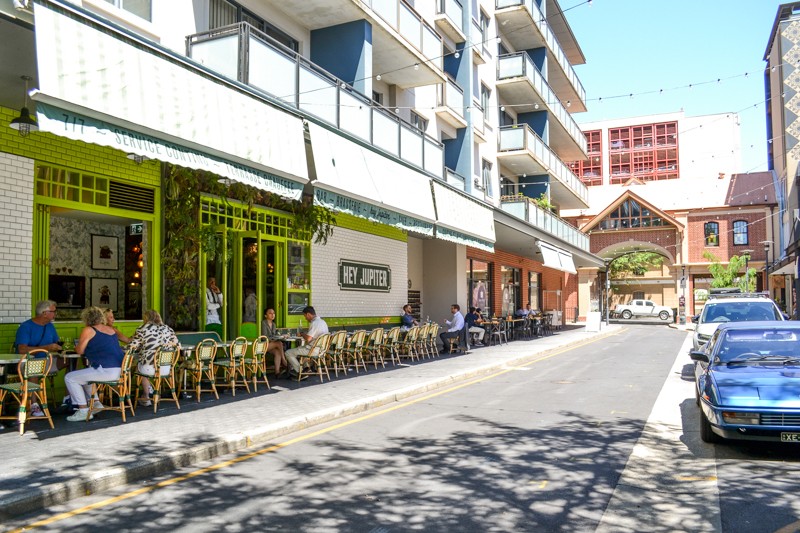 A RETAIL GEM IN THE EAST END - 63 SQM