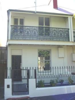 Sunny aspect, close to shops, Centennial Park and transport. - SOLD 2010