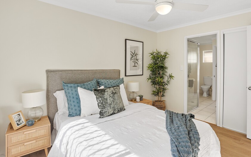 PRICE REDUCTION - Prime beach walk location in quiet cul-de-sac. Contact Agent on 0413 597 300.