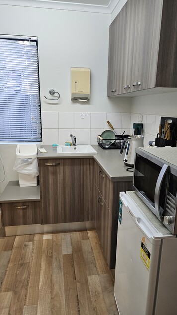 Professionally Serviced Office Space - Allied Health Complex - Walan Place