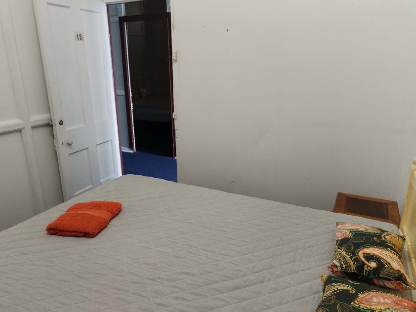 The most cost-effective opportunity! All equipment and furniture are in place. You can start operating immediately.