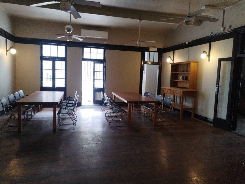 The most cost-effective opportunity! All equipment and furniture are in place. You can start operating immediately.