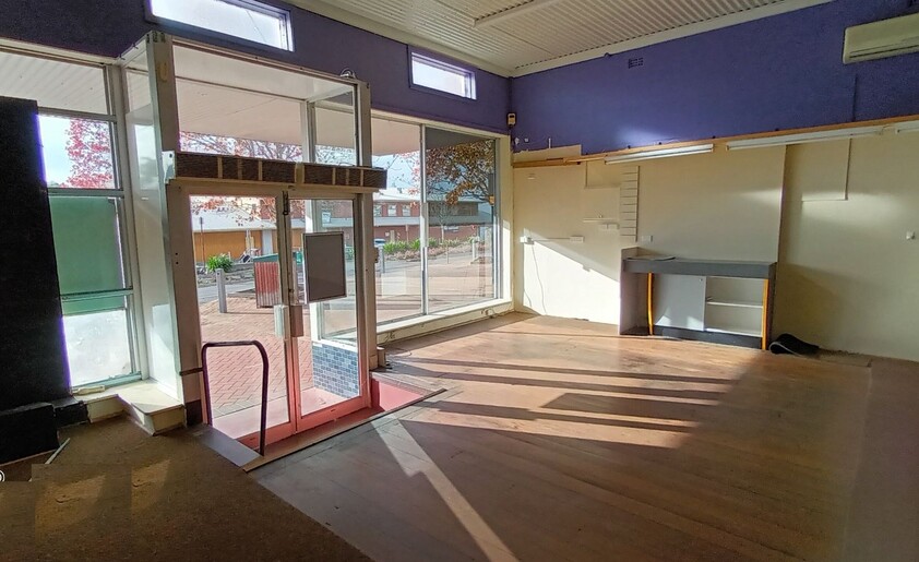 COMMERCIAL PROPERTY FOR SALE AND/OR LEASE - MT BARKER - WA