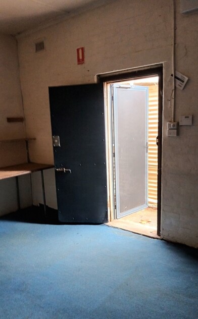 COMMERCIAL PROPERTY FOR SALE AND/OR LEASE - MT BARKER - WA