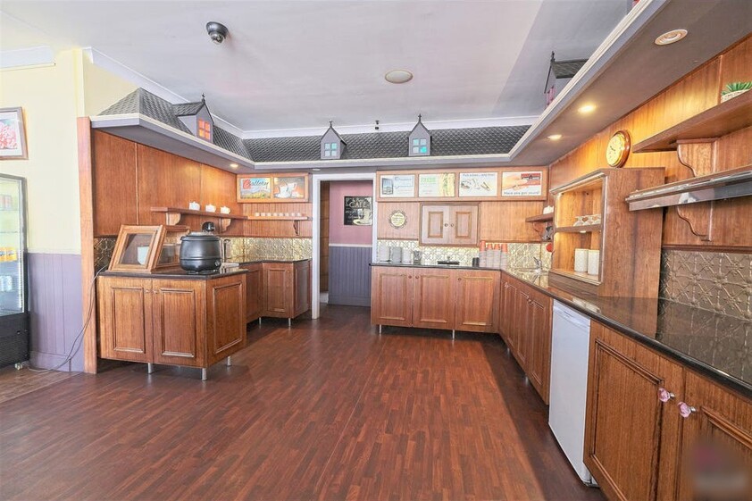 Iconic and Historic Commercial Property in the Heart of Sheffield Tasmania