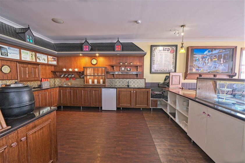 Iconic and Historic Commercial Property in the Heart of Sheffield Tasmania
