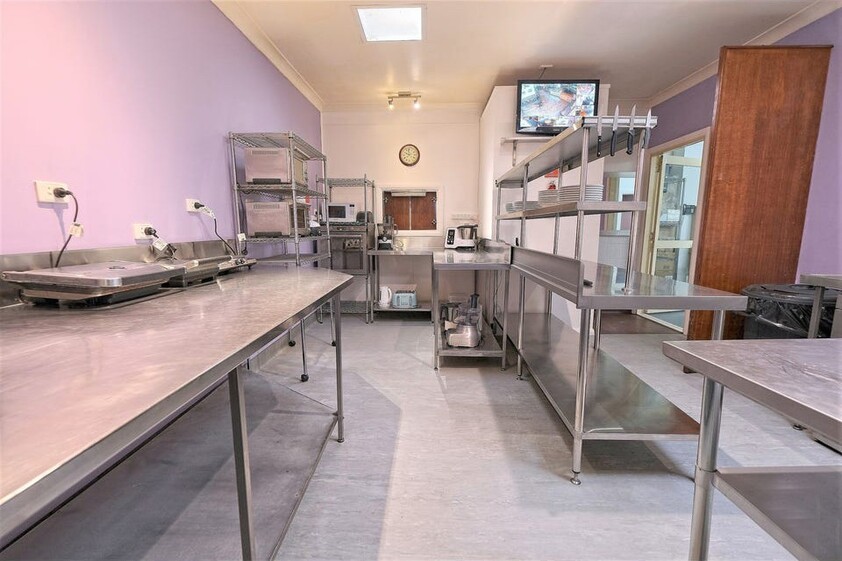 Iconic and Historic Commercial Property in the Heart of Sheffield Tasmania