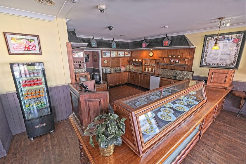 Iconic and Historic Commercial Property in the Heart of Sheffield Tasmania