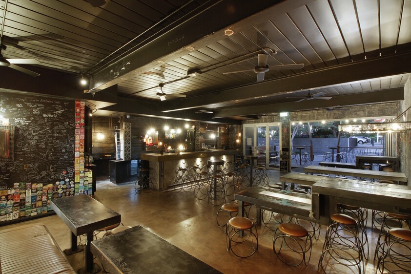 Valley Turnkey Restaurant and Bar with waiting clientele.