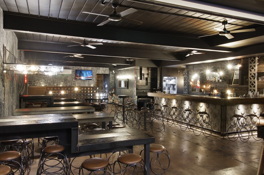 Valley Turnkey Restaurant and Bar with waiting clientele.