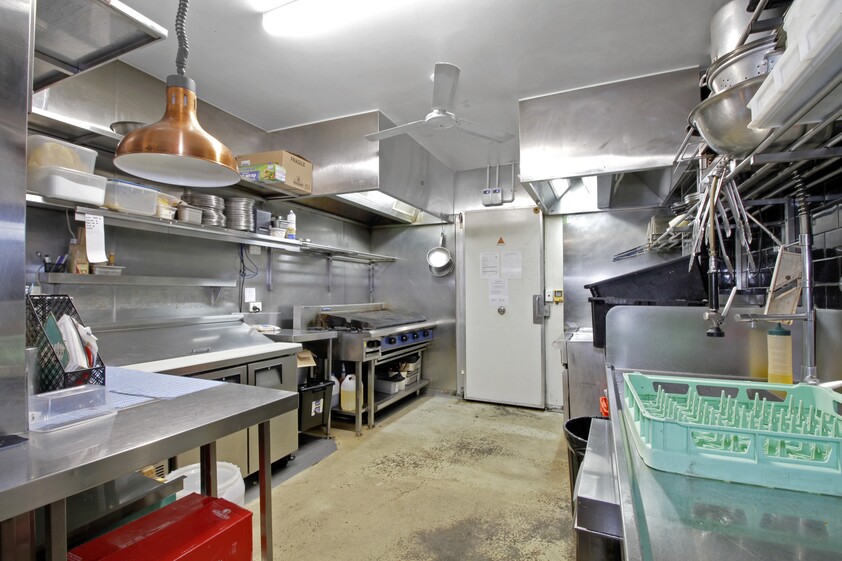 Valley Turnkey Restaurant and Bar with waiting clientele.
