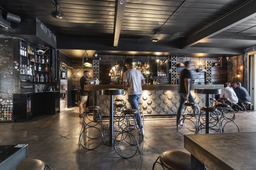 Valley Turnkey Restaurant and Bar with waiting clientele.