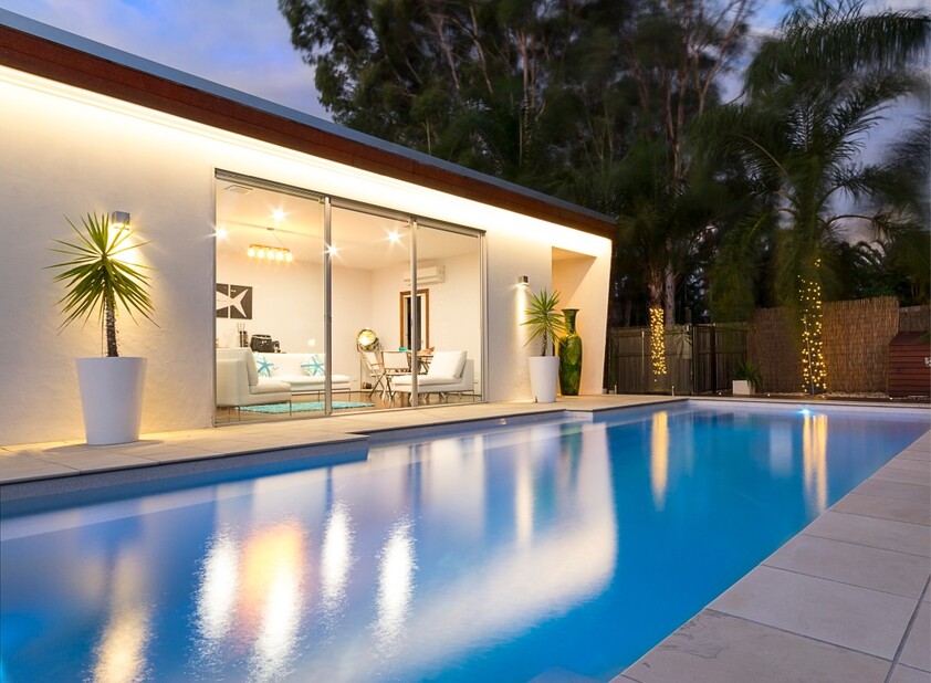 NARELLAN POOLS FRANCHISE WOLLONDILLY - AWARD WINNING BUSINESS