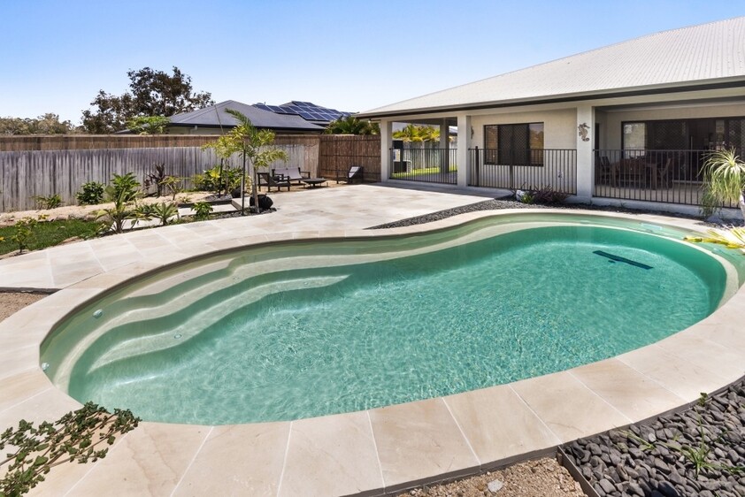 NARELLAN POOLS FRANCHISE WOLLONDILLY - AWARD WINNING BUSINESS